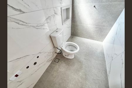 Casa à venda com 140m², 4 quartos e 2 vagas Casa à venda com 140m², 4 quartos e 2 vagasBanheiro da Suíte 3