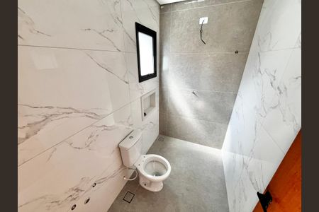 Casa à venda com 140m², 4 quartos e 2 vagas Casa à venda com 140m², 4 quartos e 2 vagasBanheiro da Suíte 1