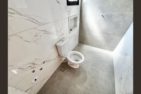 Casa à venda com 140m², 4 quartos e 2 vagas Casa à venda com 140m², 4 quartos e 2 vagasBanheiro da Suíte 1