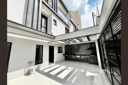 Casa à venda com 140m², 4 quartos e 2 vagas Casa à venda com 140m², 4 quartos e 2 vagasGaragem / Churrasqueira