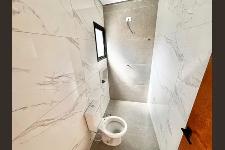 Casa à venda com 140m², 4 quartos e 2 vagas Casa à venda com 140m², 4 quartos e 2 vagasBanheiro da Suíte 2