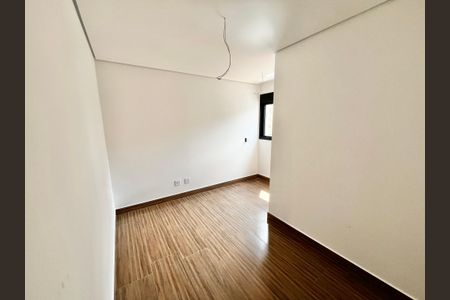 Casa à venda com 140m², 4 quartos e 2 vagas Casa à venda com 140m², 4 quartos e 2 vagasQuarto 2 - Suíte