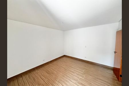 Casa à venda com 140m², 4 quartos e 2 vagas Casa à venda com 140m², 4 quartos e 2 vagasQuarto Suíte