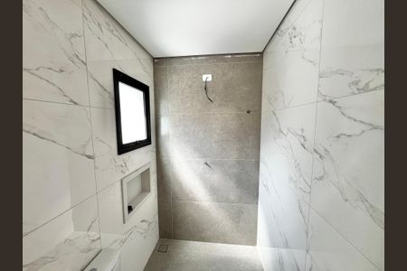 Casa à venda com 140m², 4 quartos e 2 vagas Casa à venda com 140m², 4 quartos e 2 vagasBanheiro da Suíte 1