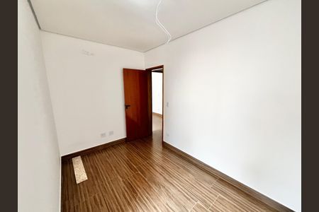 Casa à venda com 140m², 4 quartos e 2 vagas Casa à venda com 140m², 4 quartos e 2 vagasQuarto 2 - Suíte