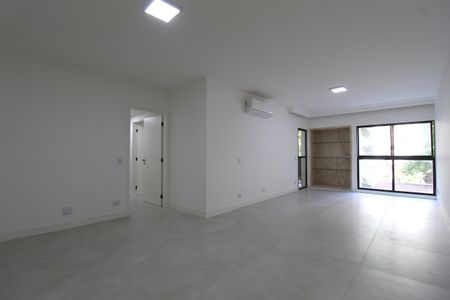 Sala de apartamento à venda com 3 quartos, 127m² em Moema, São Paulo