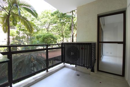 Varanda de apartamento à venda com 3 quartos, 127m² em Moema, São Paulo