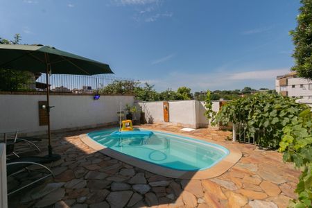 Casa à venda com 315m², 3 quartos e 4 vagas