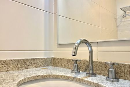 Apartamento à venda com 92m², 2 quartos e 2 vagas Apartamento à venda com 92m², 2 quartos e 2 vagasBanheiro da Suíte 1