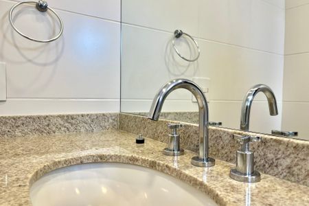 Apartamento à venda com 92m², 2 quartos e 2 vagas Apartamento à venda com 92m², 2 quartos e 2 vagasBanheiro da Suíte 2