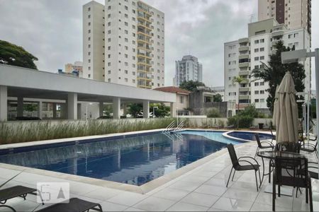 Apartamento à venda com 92m², 2 quartos e 2 vagas Apartamento à venda com 92m², 2 quartos e 2 vagasÁrea comum - Piscina