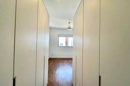 Apartamento à venda com 92m², 2 quartos e 2 vagas Apartamento à venda com 92m², 2 quartos e 2 vagasCloset da Suíte 1