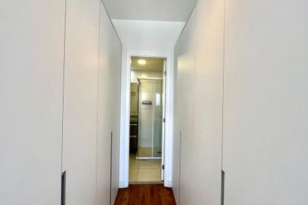Apartamento à venda com 92m², 2 quartos e 2 vagas Apartamento à venda com 92m², 2 quartos e 2 vagasCloset da Suíte 1