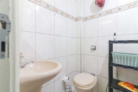 Apartamento à venda com 93m², 3 quartos e sem vaga Apartamento à venda com 93m², 3 quartos e sem vagaBanheiro Social