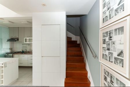 Apartamento à venda com 50m², 1 quarto e 1 vagaEscada