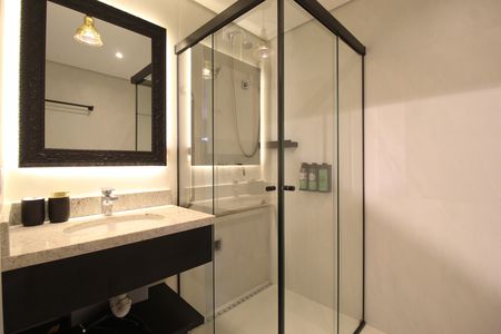 Banheiro de kitnet/studio à venda com 1 quarto, 25m² em Indianópolis, São Paulo