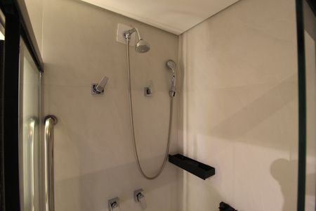 Banheiro de kitnet/studio à venda com 1 quarto, 25m² em Indianópolis, São Paulo