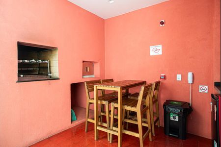 Apartamento para alugar com 38m², 2 quartos e sem vagaÁrea comum - Churrasqueira