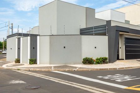 Casa para alugar com 144m², 2 quartos e 2 vagasFachada da casa