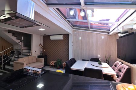 Casa de condomínio à venda com 110m², 3 quartos e 2 vagasCozinha e Espaço Gourmet