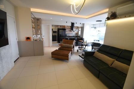 Apartamento à venda com 120m², 3 quartos e 3 vagasSala