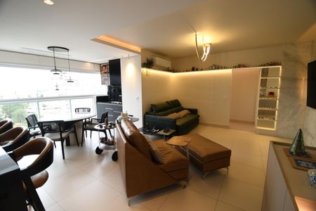 Sala de apartamento à venda com 3 quartos, 120m² em Taquaral, Campinas