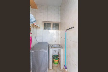 Casa à venda com 215m², 2 quartos e 2 vagas Casa à venda com 215m², 2 quartos e 2 vagasÁrea de Serviço