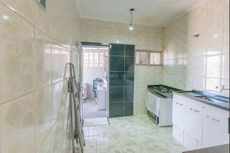 Casa à venda com 215m², 2 quartos e 2 vagas Casa à venda com 215m², 2 quartos e 2 vagasCozinha