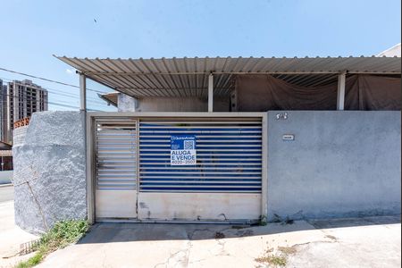 Casa à venda com 215m², 2 quartos e 2 vagas Casa à venda com 215m², 2 quartos e 2 vagasPlaquinha