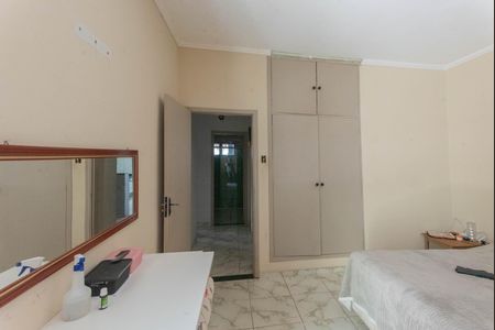 Casa à venda com 215m², 2 quartos e 2 vagas Casa à venda com 215m², 2 quartos e 2 vagasQuarto 2