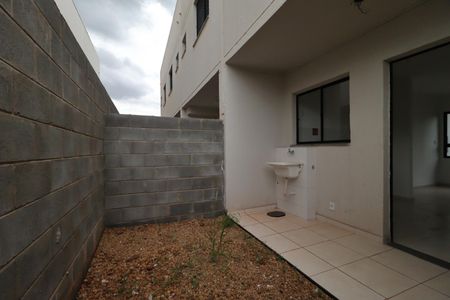 Casa de condomínio para alugar com 55m², 2 quartos e 1 vagaÁrea de Serviço