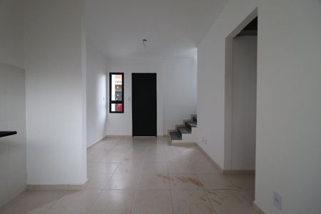 Casa de condomínio para alugar com 55m², 2 quartos e 1 vagaCozinha