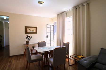 Apartamento à venda com 71m², 3 quartos e 1 vagaSala