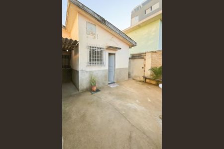 Casa à venda com 400m², 3 quartos e 2 vagas Casa à venda com 400m², 3 quartos e 2 vagasÁrea externa