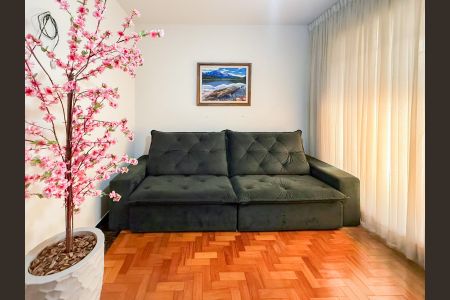 Casa à venda com 400m², 3 quartos e 2 vagas Casa à venda com 400m², 3 quartos e 2 vagasSala