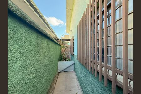 Casa à venda com 400m², 3 quartos e 2 vagas Casa à venda com 400m², 3 quartos e 2 vagasÁrea externa