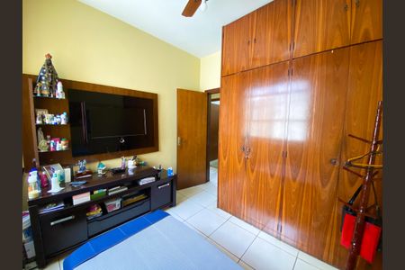 Casa à venda com 3 quartos, 360m² em Industrial, Contagem