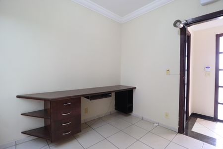 Casa para alugar com 219m², 4 quartos e 3 vagasQuarto 