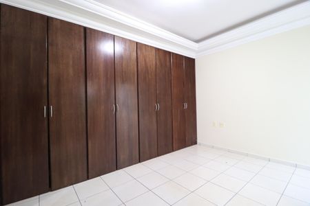 Casa para alugar com 219m², 4 quartos e 3 vagasSuíte 1