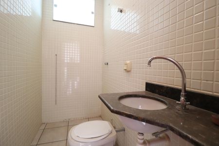 Casa para alugar com 219m², 4 quartos e 3 vagasBanheiro de Serviço