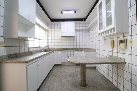 Casa para alugar com 219m², 4 quartos e 3 vagasCozinha