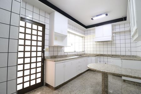 Casa para alugar com 219m², 4 quartos e 3 vagasCozinha