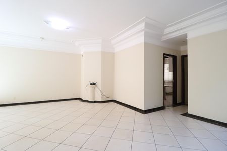 Casa para alugar com 219m², 4 quartos e 3 vagasSala