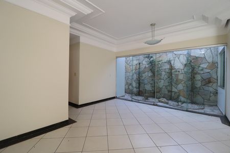 Sala de casa para alugar com 4 quartos, 219m² em Vigilato Pereira, Uberlândia