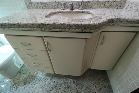 Casa para alugar com 219m², 4 quartos e 3 vagasBanheiro da Suíte 2