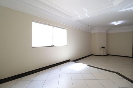 Casa para alugar com 219m², 4 quartos e 3 vagasSala