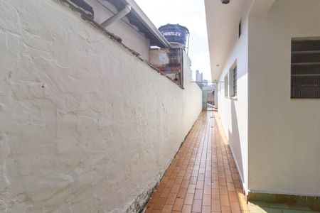 Casa à venda com 320m², 2 quartos e 5 vagasCorredor