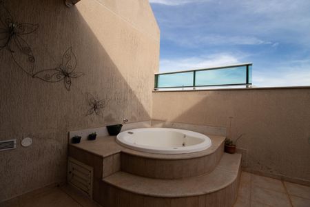 Apartamento para alugar com 114m², 2 quartos e 1 vagaBanheira