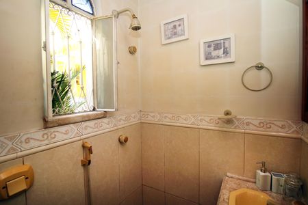 Casa para alugar com 150m², 2 quartos e sem vagaBanheiro da Suíte