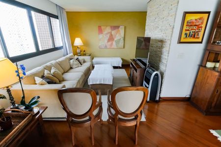 Apartamento para alugar com 174m², 4 quartos e 3 vagas Apartamento para alugar com 174m², 4 quartos e 3 vagasSala 1